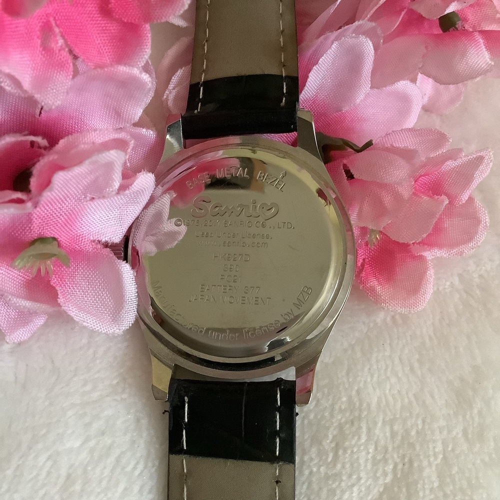 Sanrio Hello Kitty Watch - Picture 6 of 6